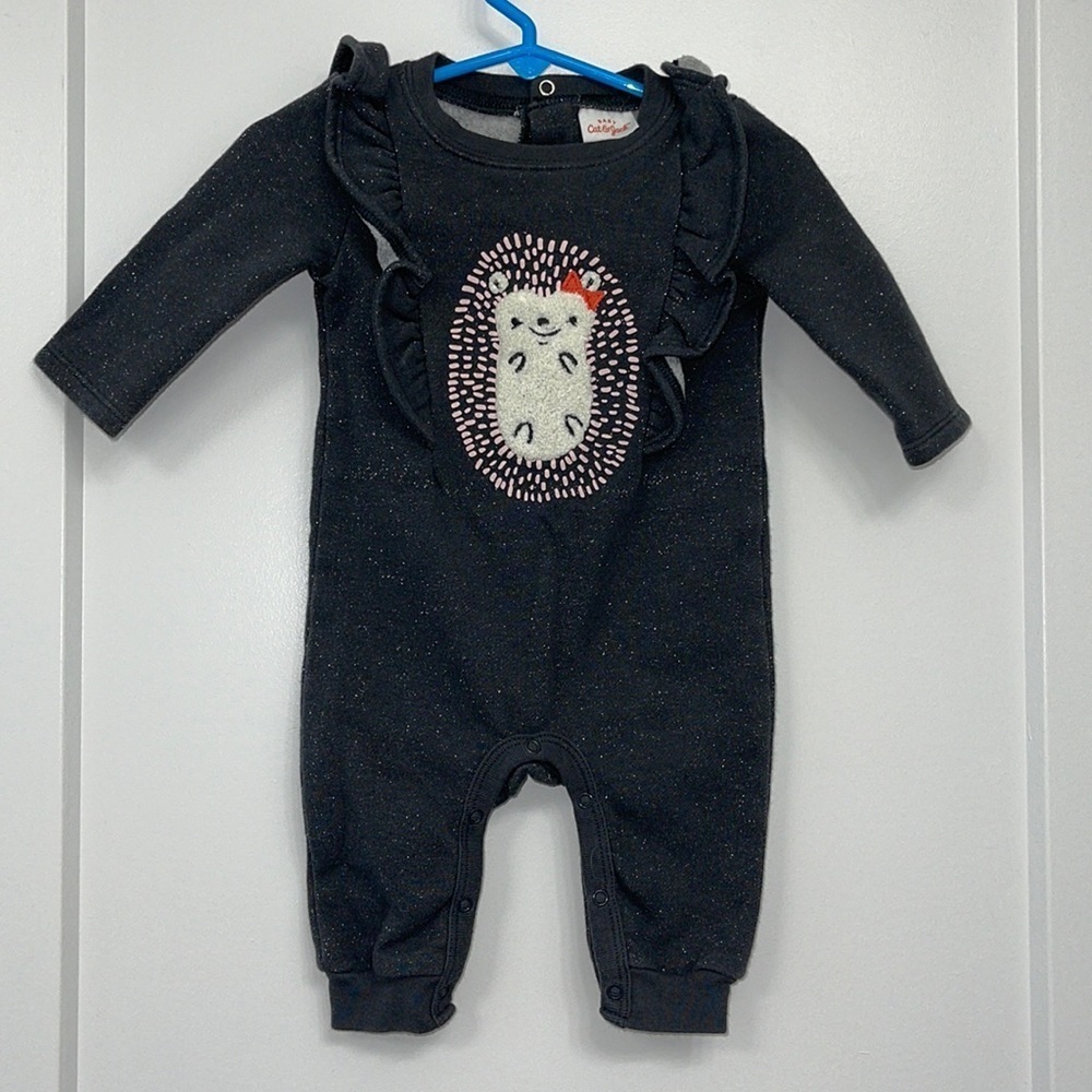 TARGET CAT & JACK SPARKLY GREY JUMPER size 0-3 months.